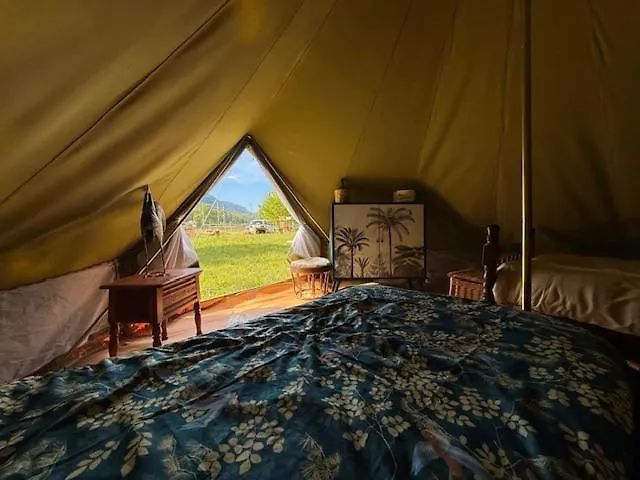 Camping Les Bords De Lyonne Сен-Жан-ан-Руаян Кемпинг